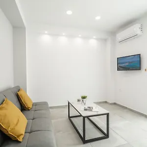 Holiday home Kiani Apts